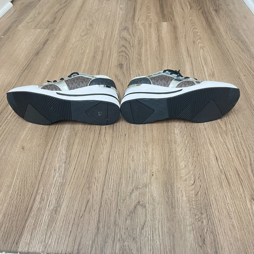 Michael Kors Liv Extreme Trainer Sneakers White Brown Signature Logo Size 8M